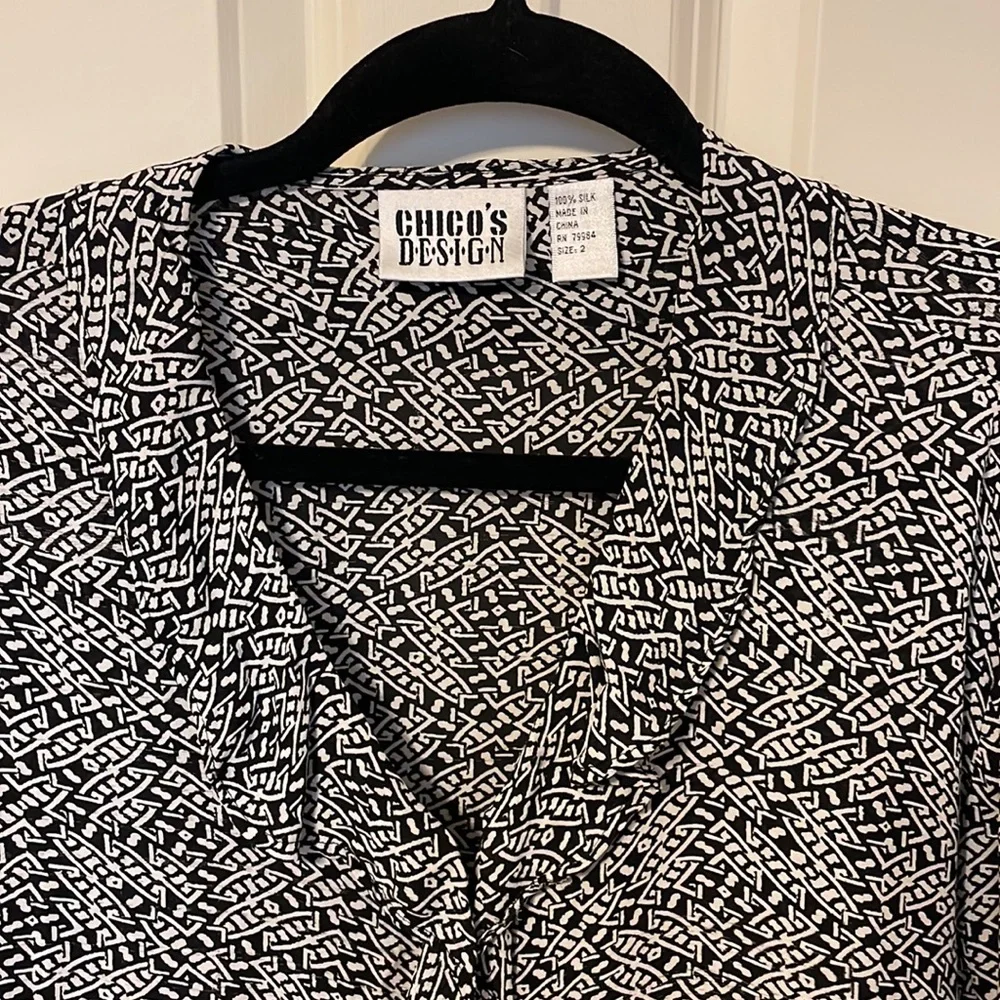 Chicos design, size 2, 100% silk blouse - Picture 7 of 9